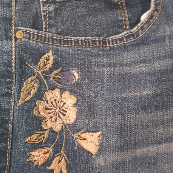 2 pairs of ankle length jeans - Picture 13 of 14